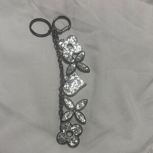 Elegant Silver Floral Keychain